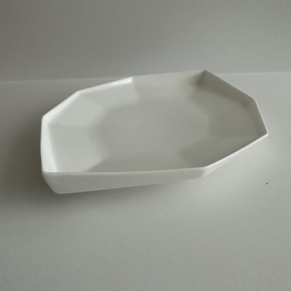 Faceted plate - unused - Picture 2 of 4